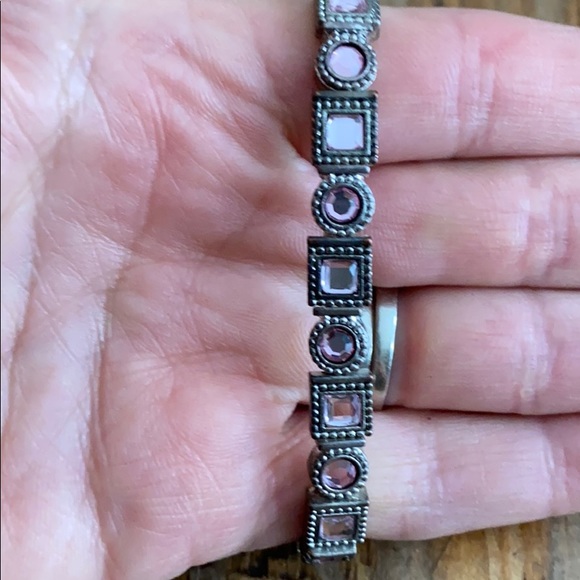 Stretchy light pink and silver toned bracelet - Picture 2 of 4